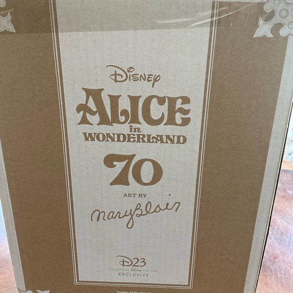 D23 exclusive Queen of Hearts Alice in Wonderland Mary Blair 70th - Picture 6 of 8
